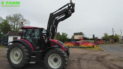 E-FARM: Valtra G135 - Tractor - id Q89FSFQ - €80,000 - Year of construction: 2022 - Engine hours: 1,600,Engine power (HP): 135,France