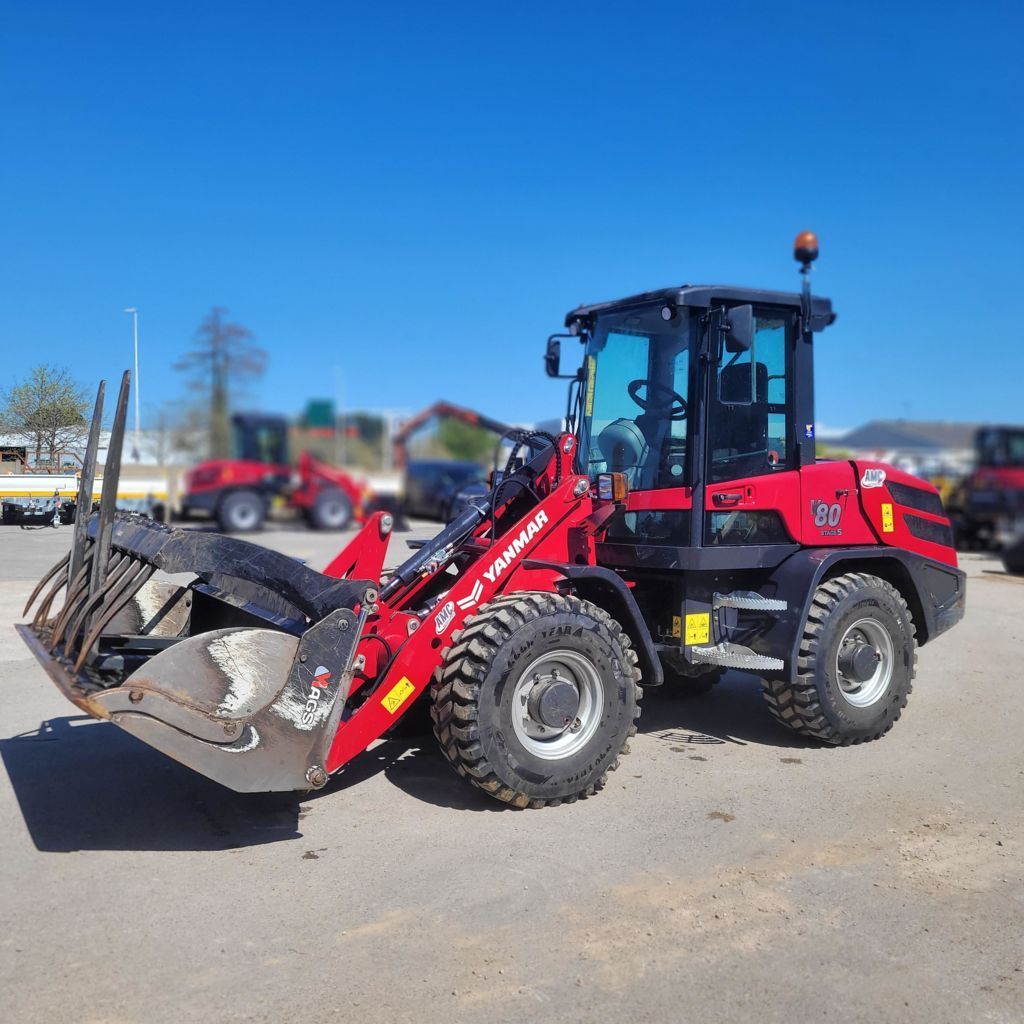 E-FARM: Yanmar v80 - Chargeuse sur pneus - id GH48QX9 - 59 900 € - Année: 2023 - Lecture du nombre d'heure: 130,Puissance du moteur (chevaux): 63,France