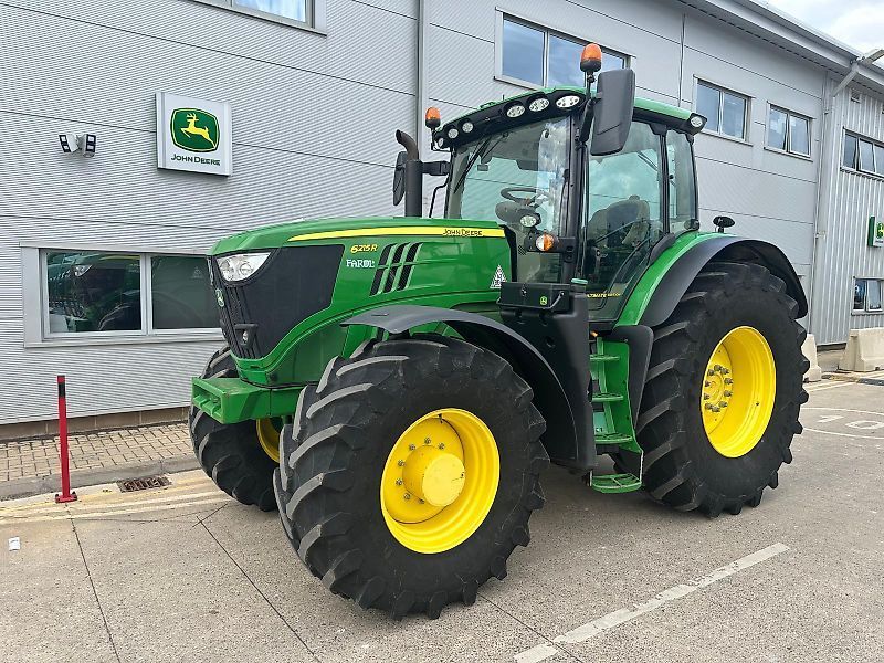 E-FARM: John Deere 6215 R - Tractor - id FUKXSHV - €126,724 - Year of construction: 2022 - Engine hours: 2,985,Engine power (HP): 215,United Kingdom