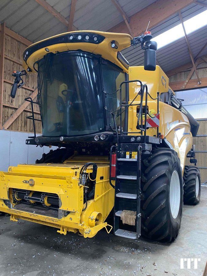 New Holland CR 8.90 Cosechadora 380.000 €