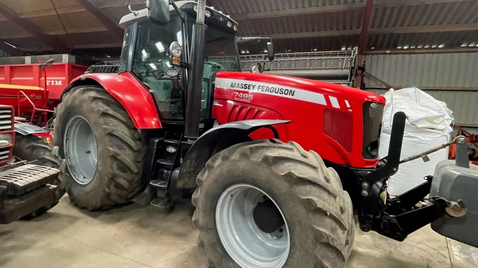 Massey Ferguson 7495 Dyna-VT Traktor 57 424 €