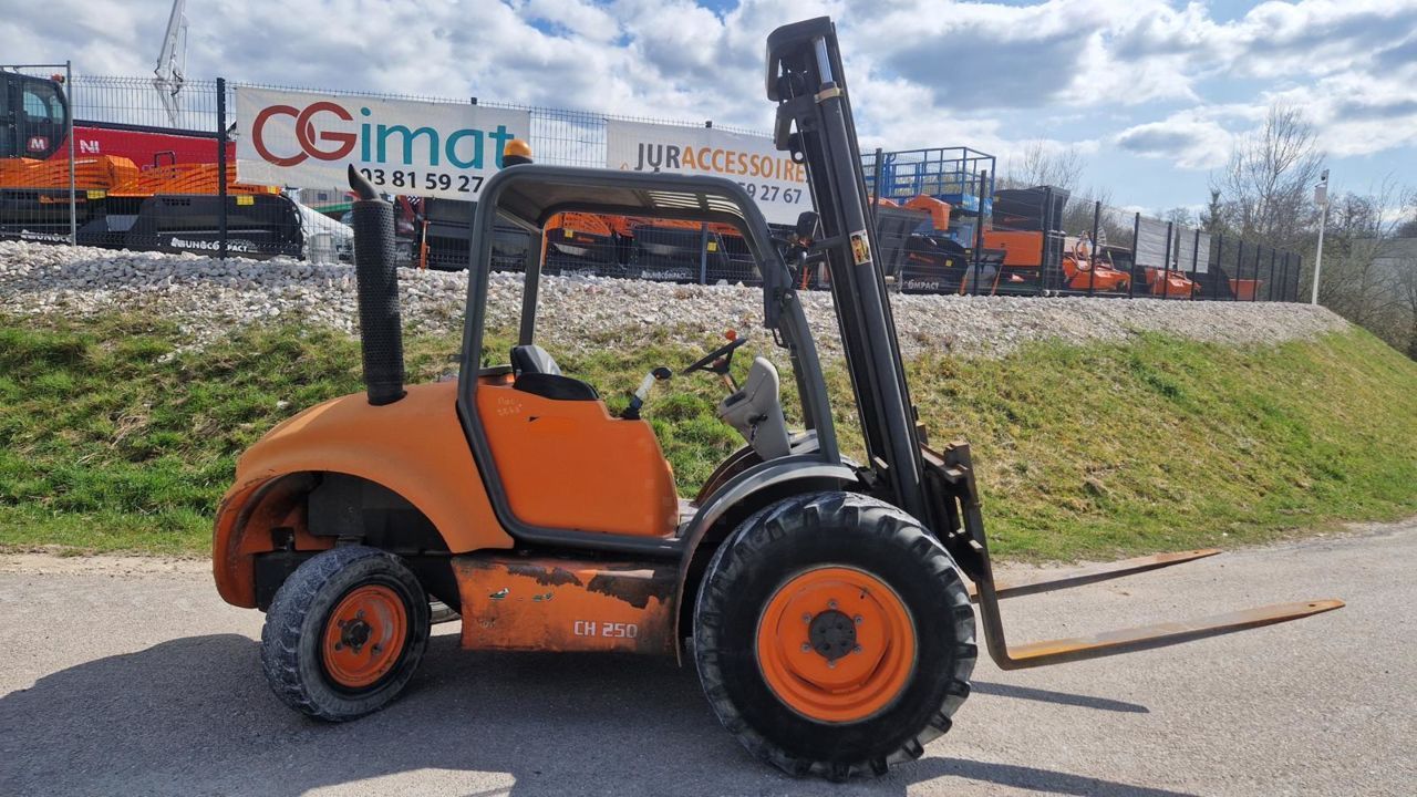 E-FARM: AUSA ch250 - Carretilla elevadora - id RSSFJHP - Año: 2002 - Horas: 11.130,Francia