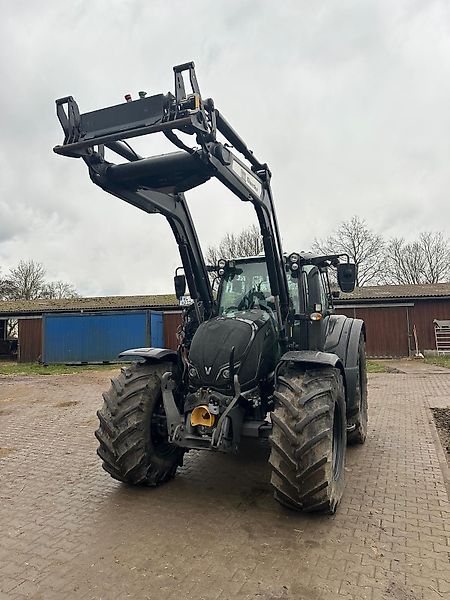 E-FARM: Valtra N154e - Traktor - id TLQPLHZ - 97.000 € - Baujahr: 2021 - Abgelesene Motorstunden: 3.500,Deutschland