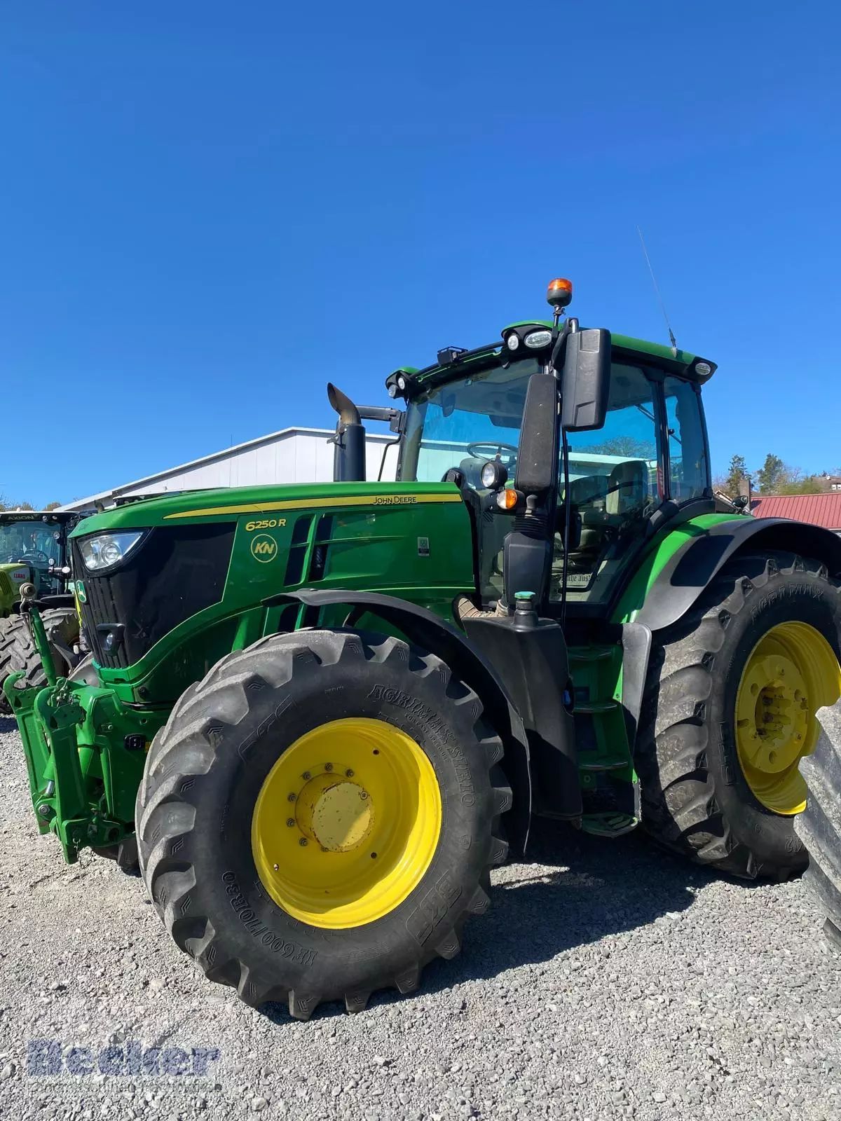 E-FARM: John Deere 6250 R - Tractor - id BRYTBE7 - €98,000 - Year of construction: 2018 - Engine hours: 8,800,Engine power (HP): 250,Germany
