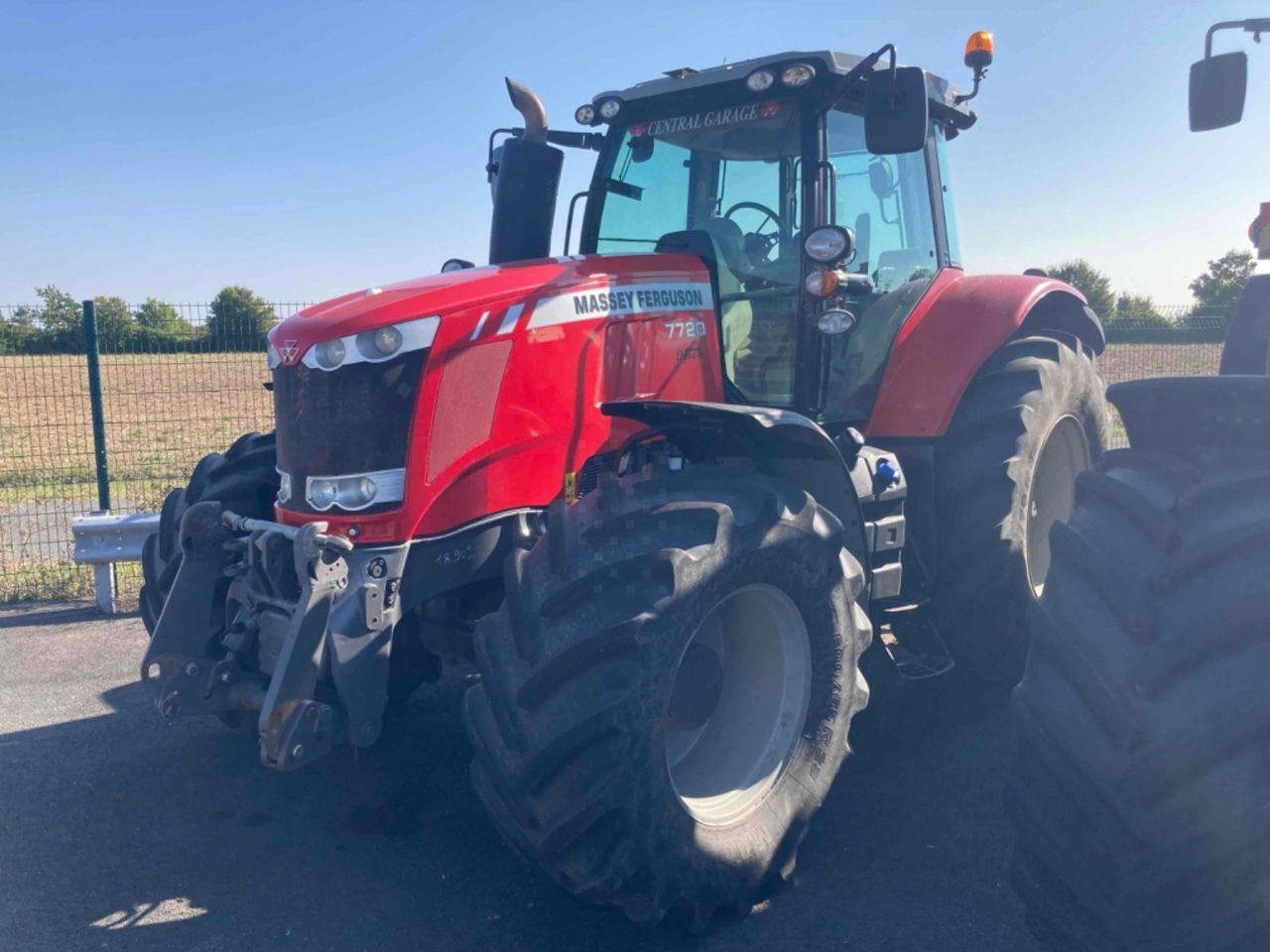 E-FARM: Massey Ferguson 7720 - Tractor - id MIIKR3K - 62.000 € - Año: 2015 - Horas: 5700,Potencia del motor: 200,Francia