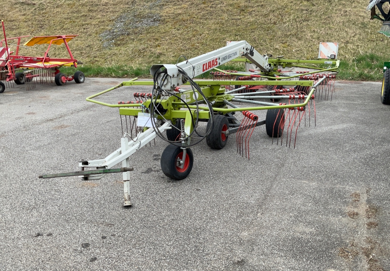 Claas Liner 650 Twin windrower €7,458