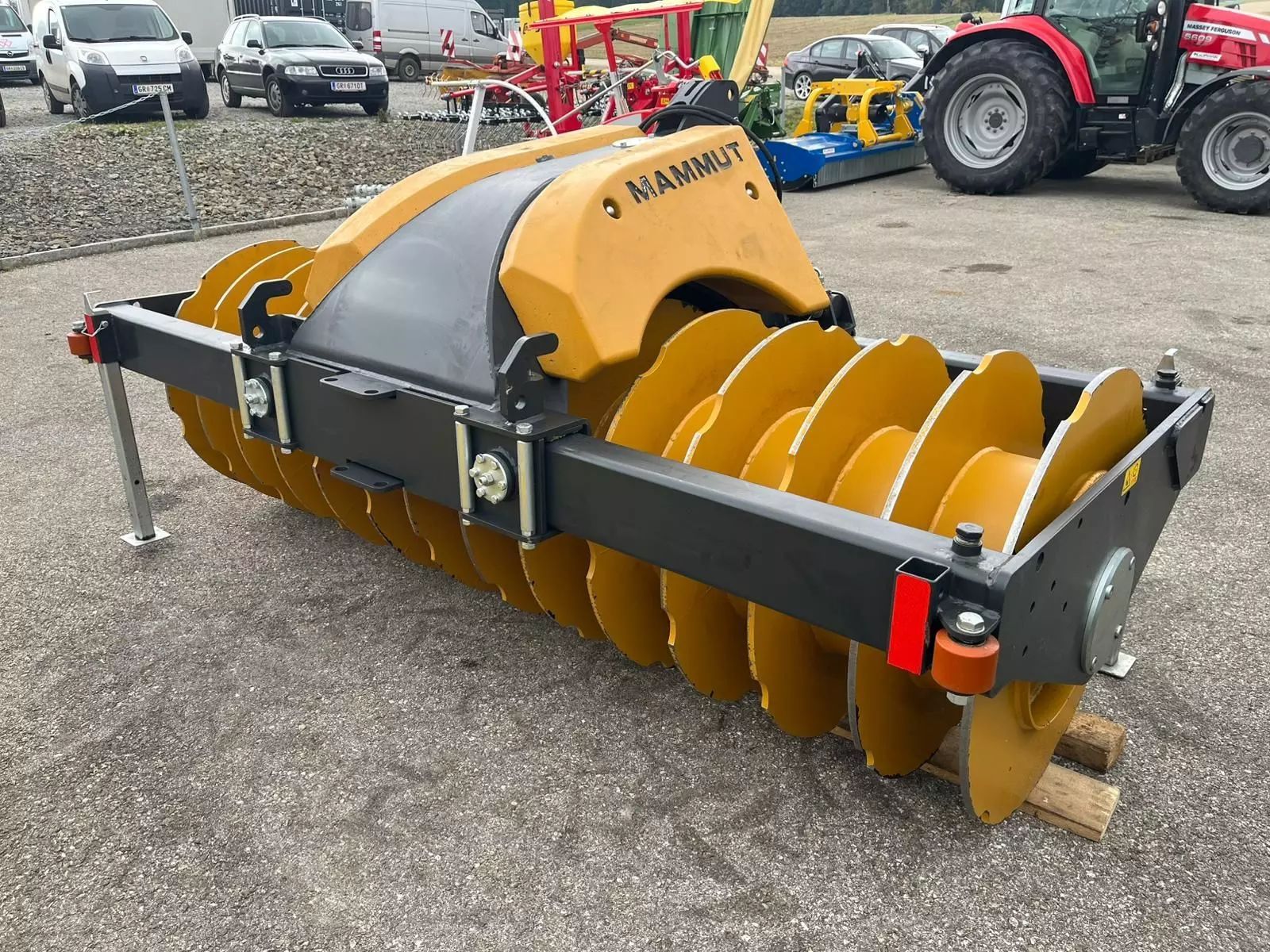 MAMMUT sk 300 h silowalze Silage cutter and feeder €12,167