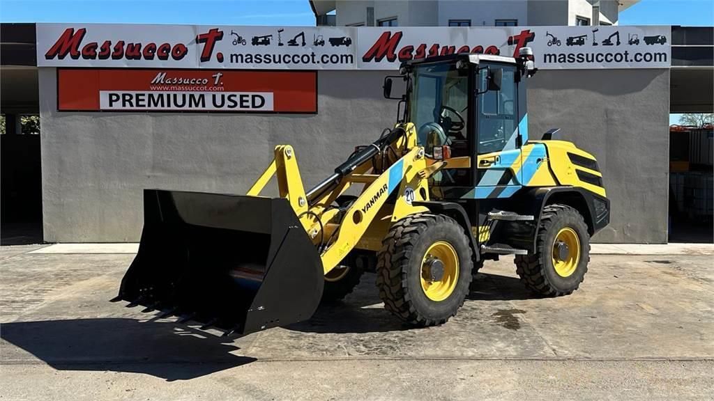 E-FARM: Yanmar v100 - Chargeuse sur pneus - id FCIKEYL - 53 000 € - Année: 2020 - Lecture du nombre d'heure: 590,Italie