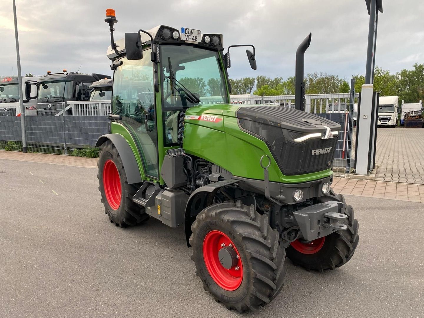 E-FARM: Fendt 209 V - Tractor - id RLCUSSZ - €92,437 - Year of construction: 2022 - Engine hours: 100,Engine power (HP): 96,Germany