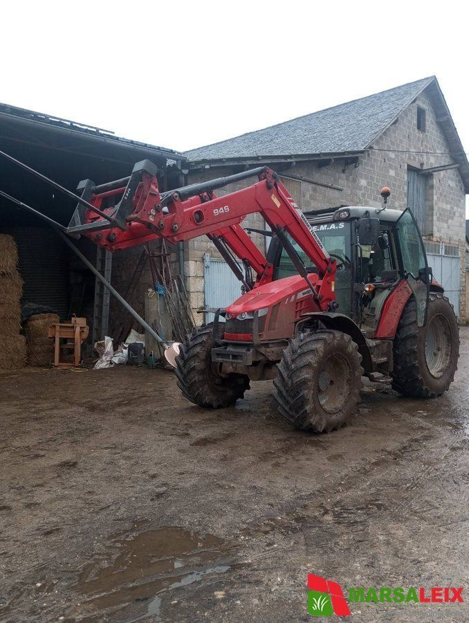 Massey Ferguson 5610 Traktor