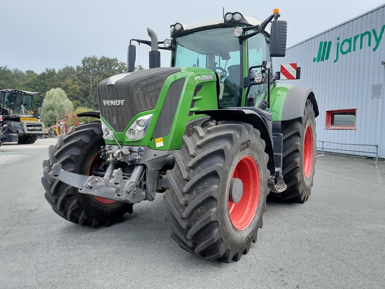 E-FARM: Fendt 828 Vario Profi+ - Tractor - id XT9NRHL - €178,000 - Year of construction: 2020 - Engine hours: 2,400,Engine power (HP): 280,France