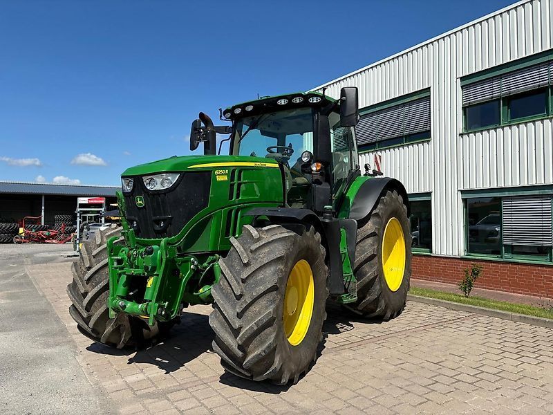 E-FARM: John Deere 6250 R - Traktor - id GQATPNI - 155.000 € - Baujahr: 2022 - Abgelesene Motorstunden: 1.636,Motorleistung (PS): 249,Deutschland