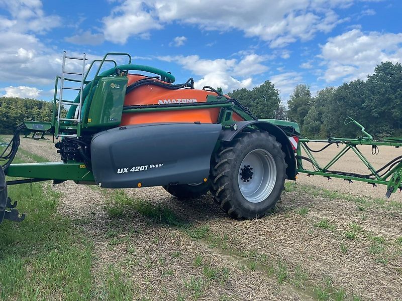 E-FARM: Amazone ux 4201 - Sprayer - id KBKY7E1 - €94,500 - Year of construction: 2024 - Engine hours: 3,500,Germany