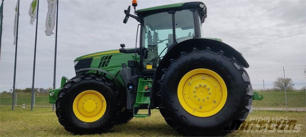 E-FARM: John Deere 6215 R - Tractor - id ZMITYI6 - 145.000 € - Año: 2022 - Horas: 1402,Potencia del motor: 215,Lituania