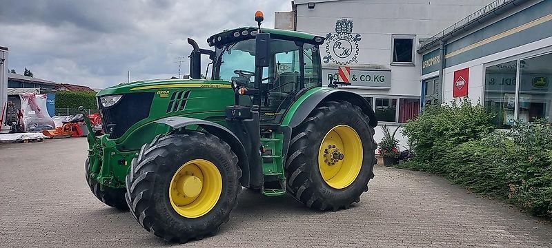 John Deere 6215 R Traktor 122.990 €