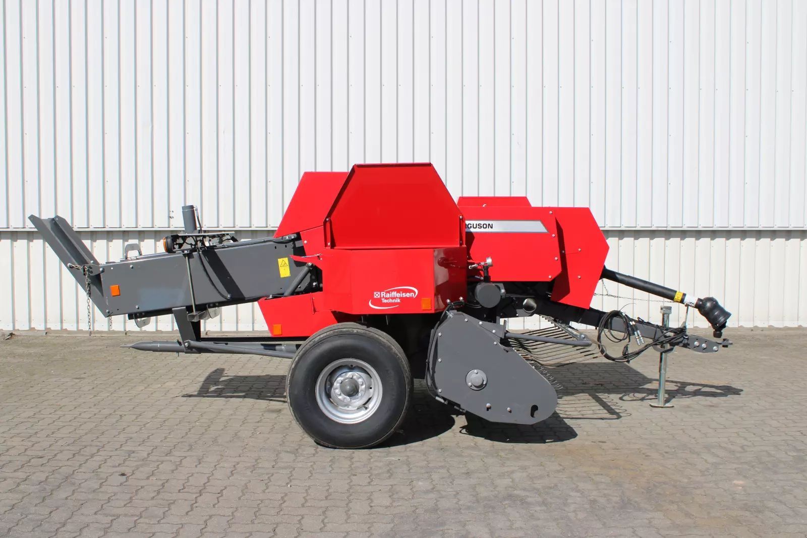 Massey Ferguson 1840 Baler