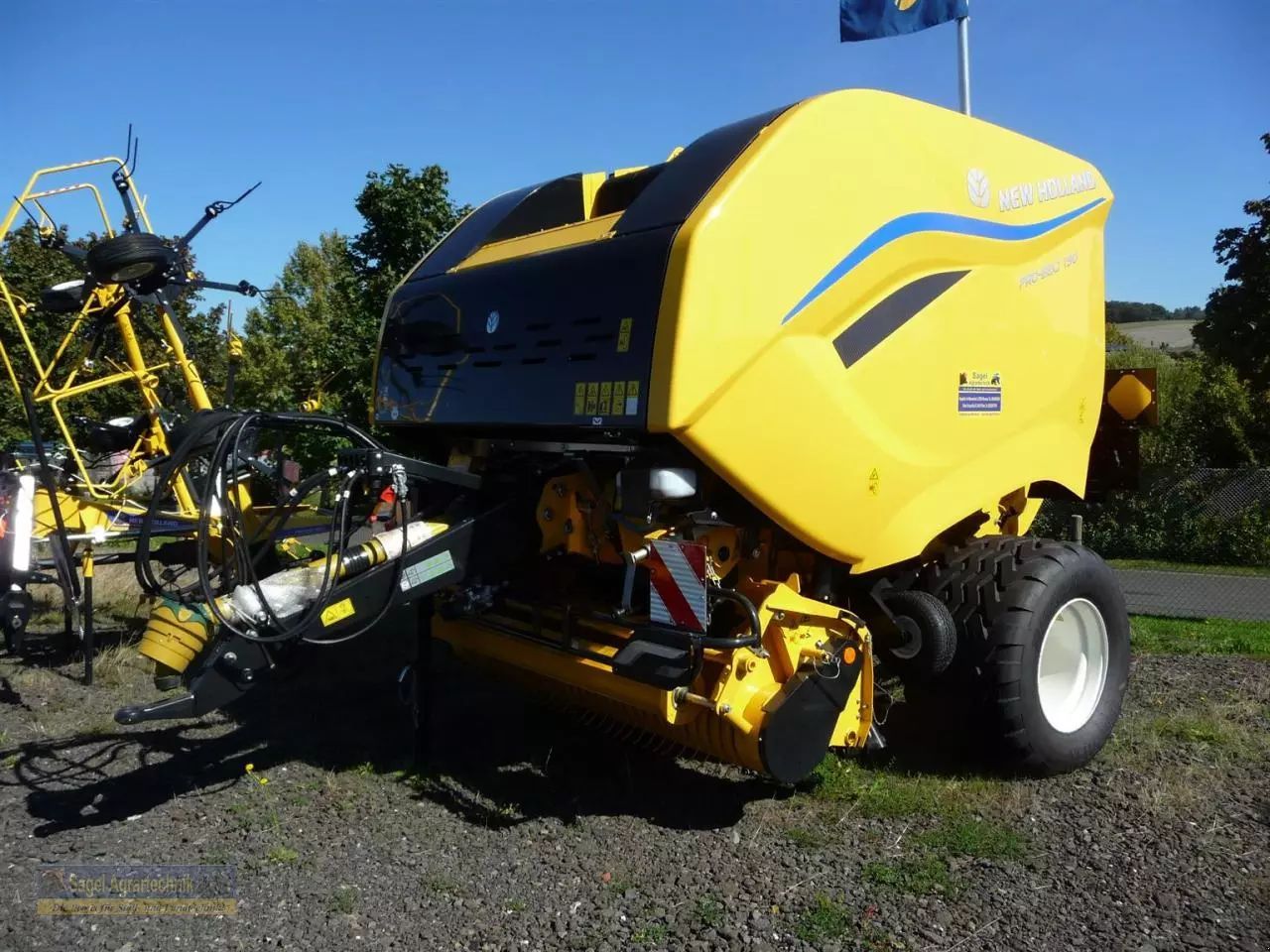 E-FARM: New Holland Boomer 25 - Pressa - id WFZ72MK - Anno di costruzione: 2022 - Germania