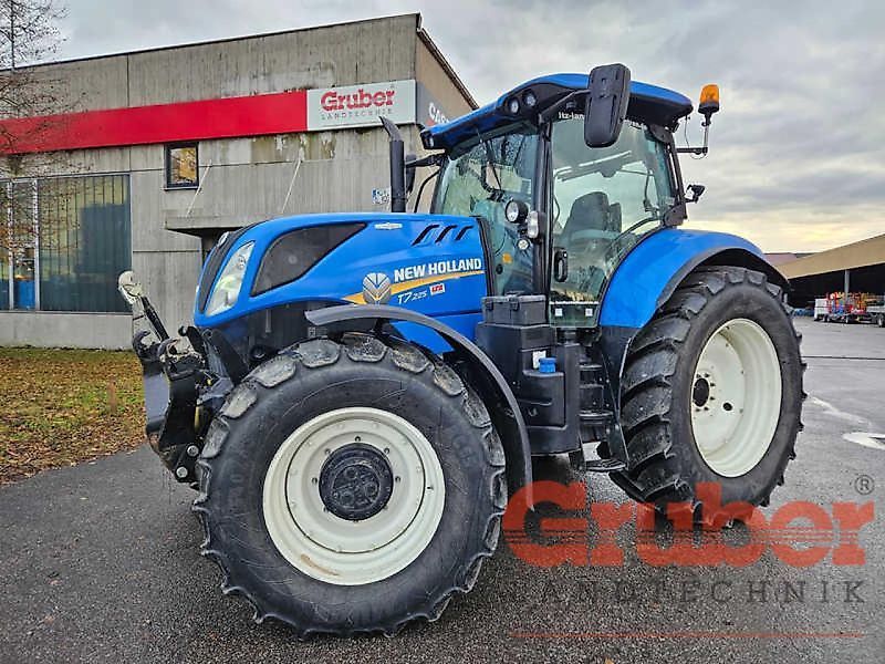 E-FARM: New Holland T7.225 - Traktor - id ZYL6ZEJ - 76.680 € - Baujahr: 2017 - Abgelesene Motorstunden: 2.814,Motorleistung (PS): 205,Deutschland