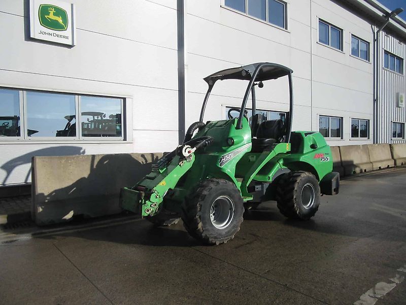 Avant 755i Kerekes rakodógép 32 039 EUR
