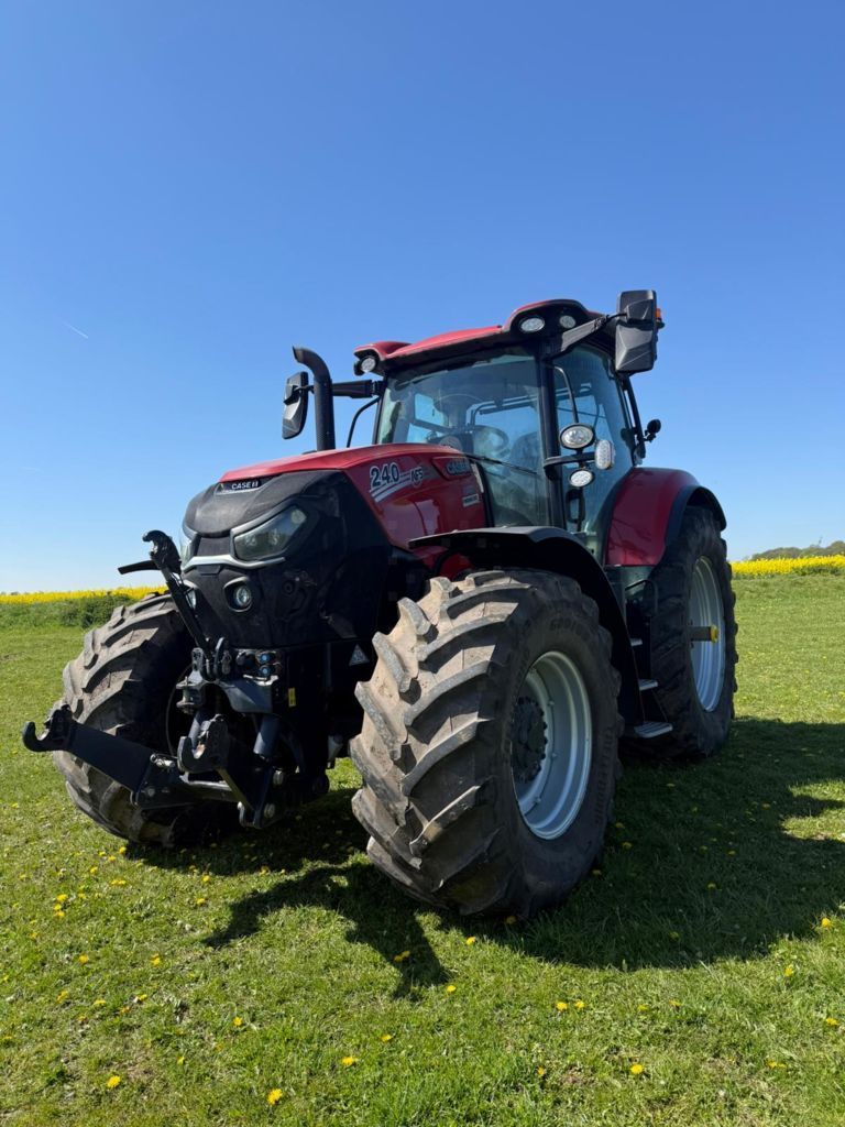 Case IH Puma 240 CVX Tractor 121.655 €