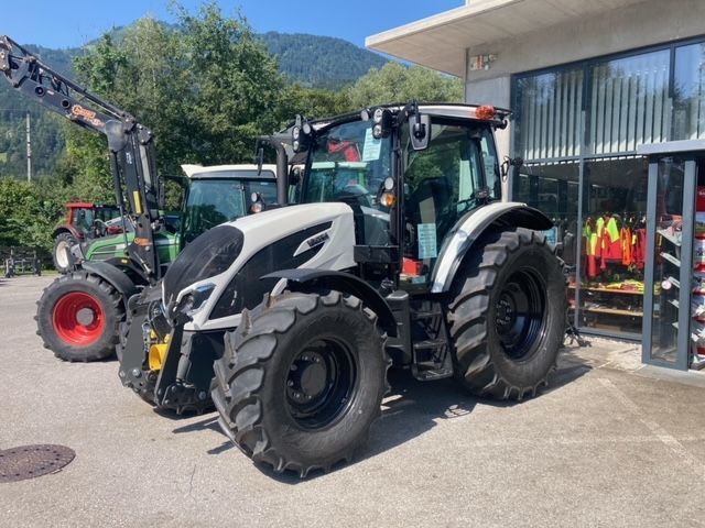 E-FARM: Valtra A115 - Traktor - id NSFZNUY - Abgelesene Motorstunden: 3 - Motorleistung (PS): 115,Österreich