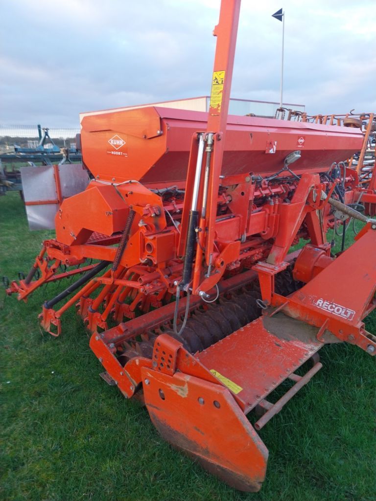 Kuhn LOGISEM M3000 Combinación de taladradoras 3000 €