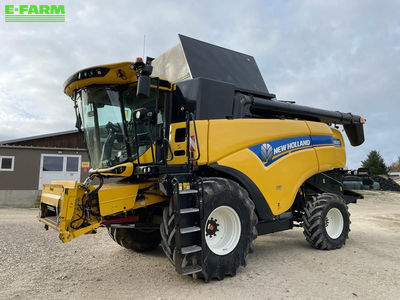 E-FARM: New Holland CX8.85 Tracks - Combine harvester - id U9TXMMA - €215,000 - Year of construction: 2017 - Engine hours: 1,173,France