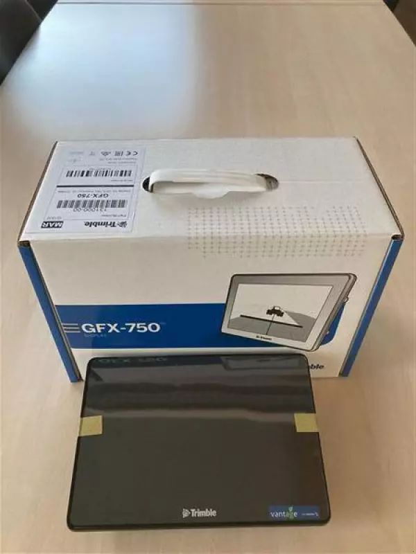 E-FARM: Trimble gfx 750 + nav 900 - Precision farming and GPS - id P3DGGCV - Germany