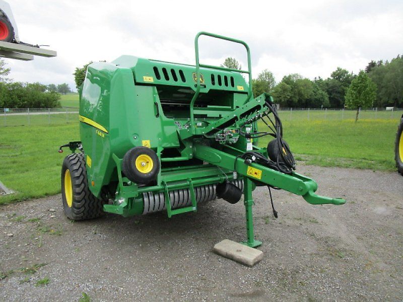E-FARM: John Deere F441M - Presse à balles - id 5VWWJSP - 46 700 € - Année: 2023 - Allemagne