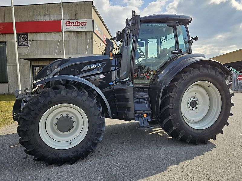 Valtra T 175 Traktor 117 450 €