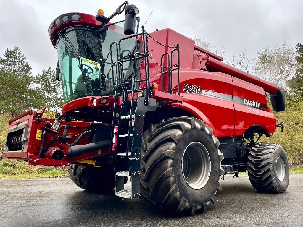 Case IH Axial-Flow 9230 Combine harvester €147,014