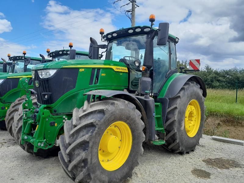 E-FARM: John Deere 6R 250 - Traktor - id FG7M33L - Baujahr: 2023 - Abgelesene Motorstunden: 964,Motorleistung (PS): 250,Frankreich
