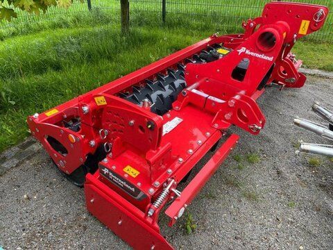 E-FARM: Kverneland h-serie - Rastra de discos y disco compacto - id LJNKK1H - 16.000 € - Año: 2022 - Austria