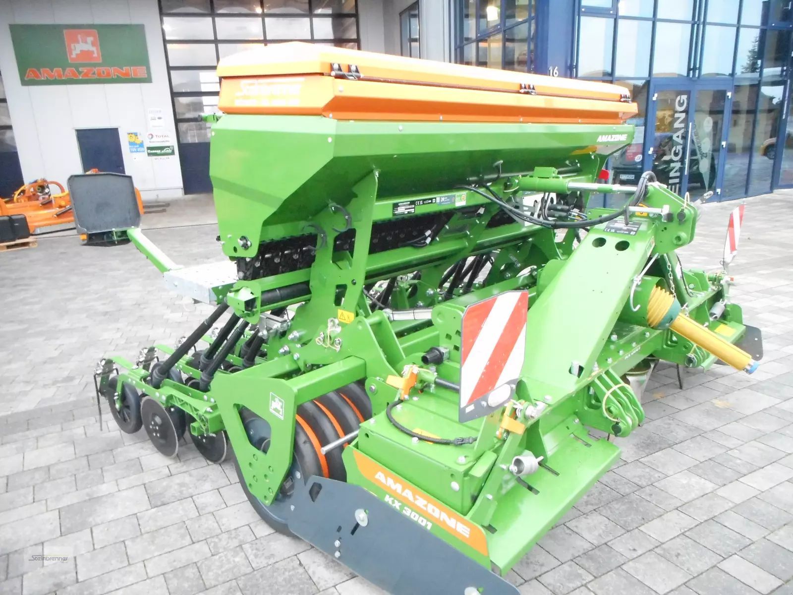E-FARM: Amazone KX 3001 - Semoir - id ESDMZJE - 41 597 € - Année: 2023 - Allemagne