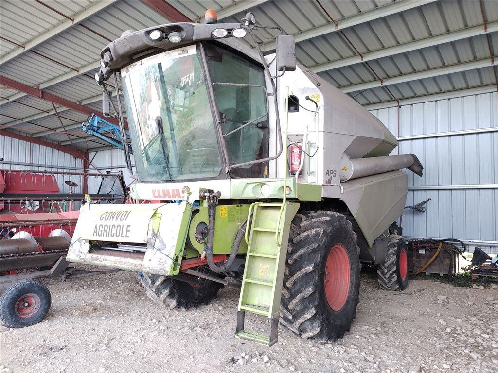 Claas Tucano 430 Combine harvester €85,000