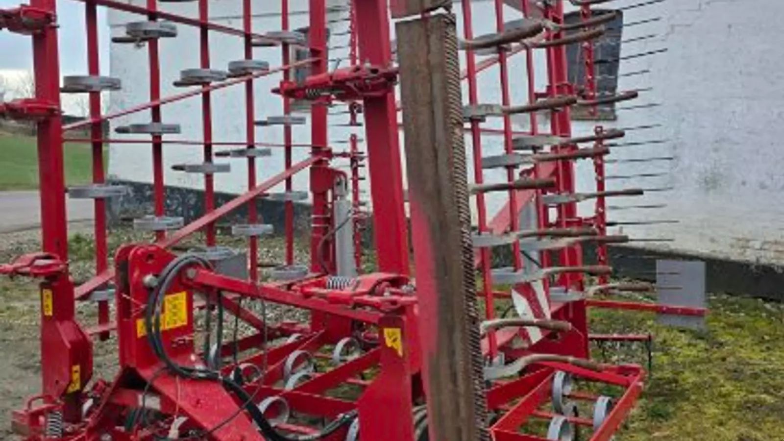 KONGSKILDE 7,5 m såbedsharve --- sælges som engros for kunde --- Seedbed combination €7,760