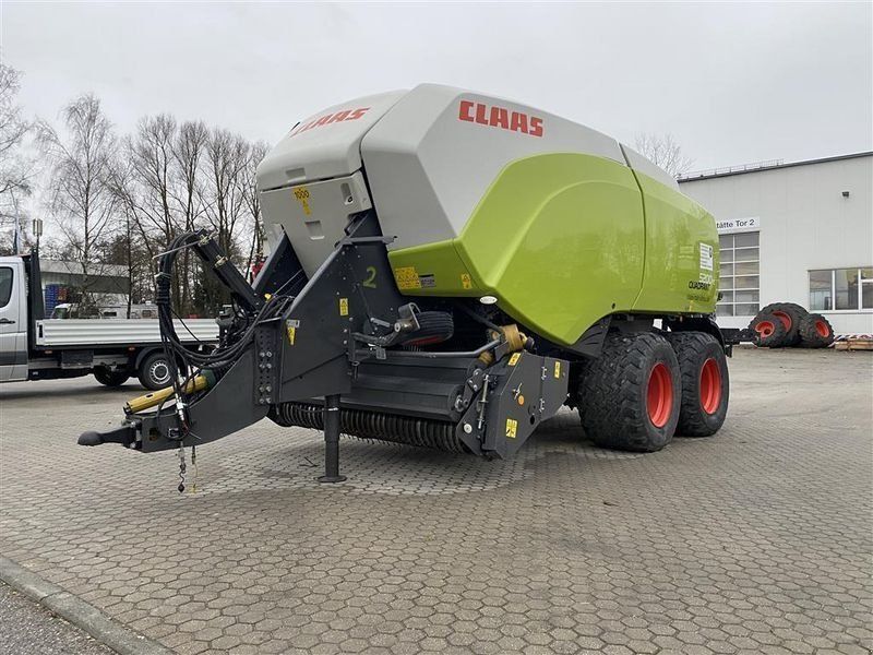E-FARM: Claas Quadrant 5200 FC - Ballenpresse - id HPUAICL - 101.150 € - Baujahr: 2017 - Ballenanzahl: 40.500,Deutschland