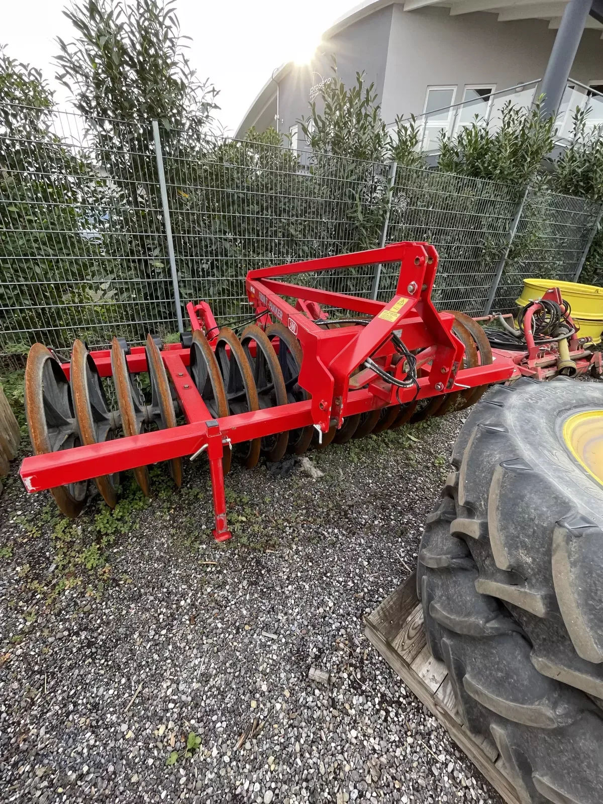 E-FARM: HE-VA front-pakker 300 - Prensas y rodillos - id DZTXL5S - 8800 € - Año: 2022 - Alemania
