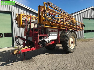 E-FARM: Agrifac gs 4240 - Sprayer - id SKCXLQZ - €7,000 - Year of construction: 2001 - Netherlands