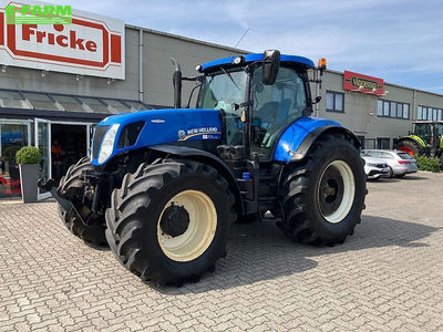 E-FARM: New Holland T7.270 - Τρακτέρ - id P2XZLKK - 69.900 € - Χρονία: 2015 - Μετρητής ωρών: 8.345,Ισχύς κινητήρα: 270,Γερμανία