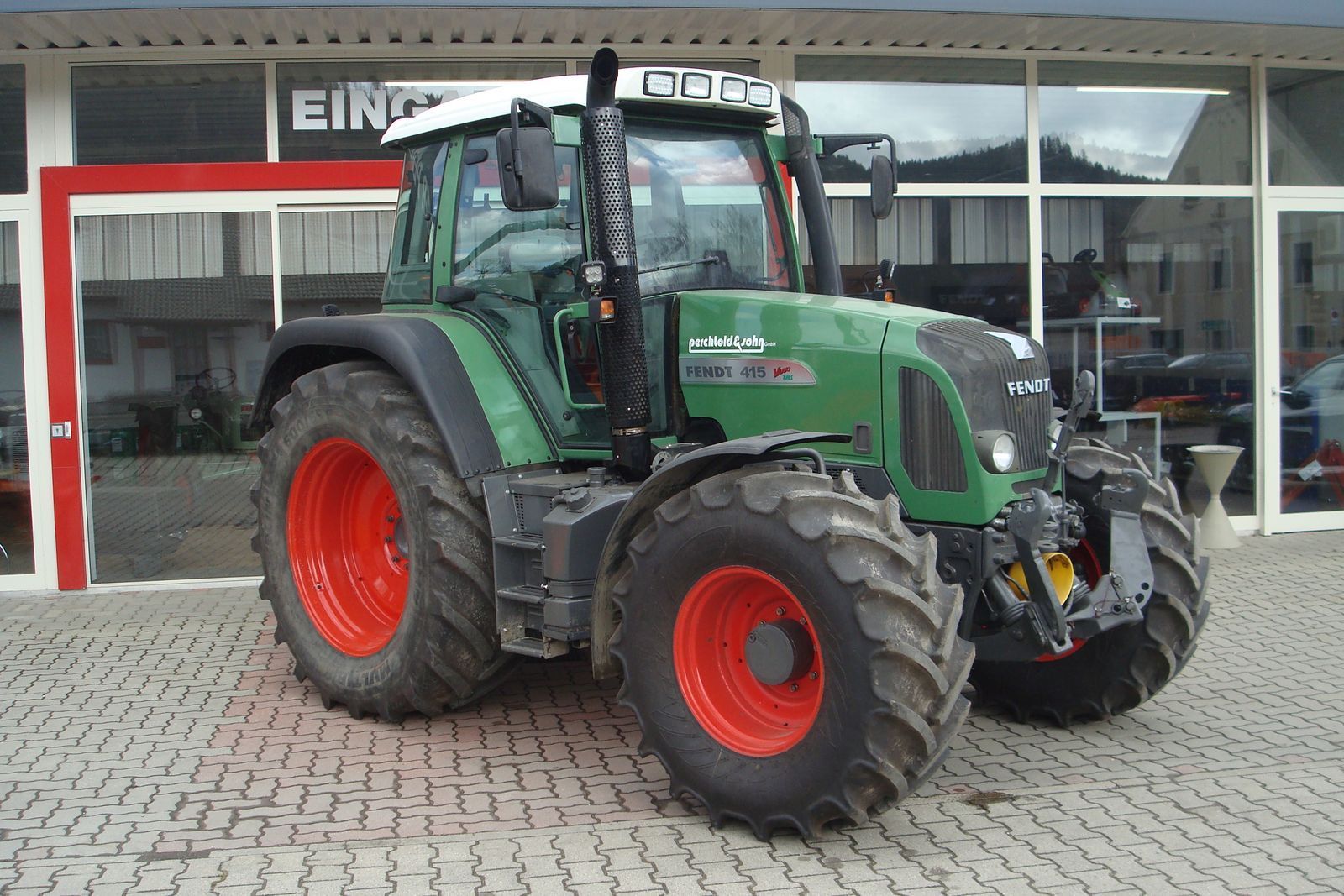 Fendt 415 Vario Tractor 73.750 €