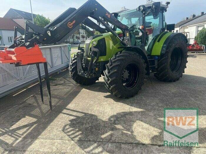 Claas Arion 430 Tractor €79,646