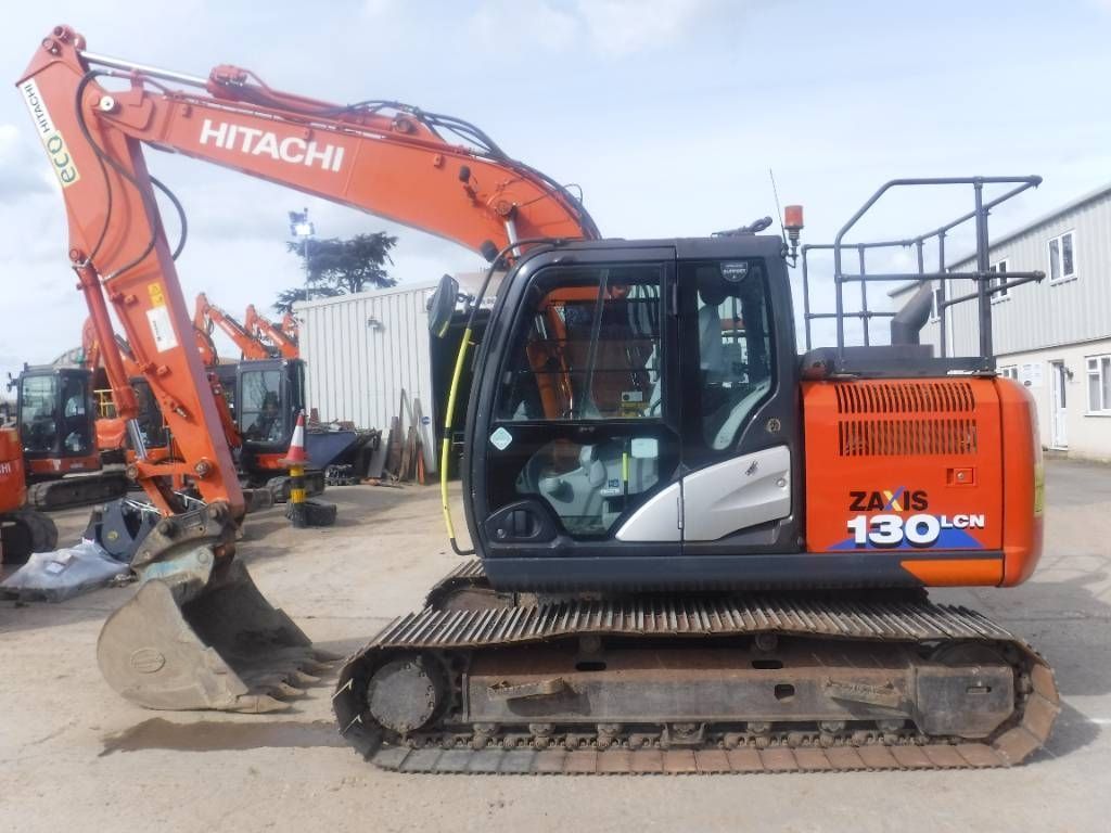 Hitachi zx 130 lc n-6 Crawler excavator €48,002