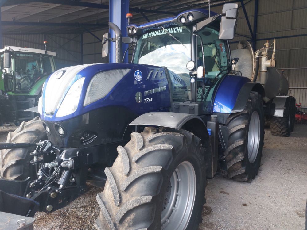 E-FARM: New Holland T7.165 S - Tracteur - id 9XKRUS1 - Année: 2022 - Lecture du nombre d'heure: 2 000,Puissance du moteur (chevaux): 165,France