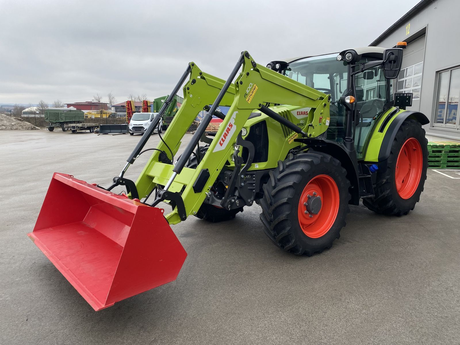 Claas Arion 410 Tractor €75,500