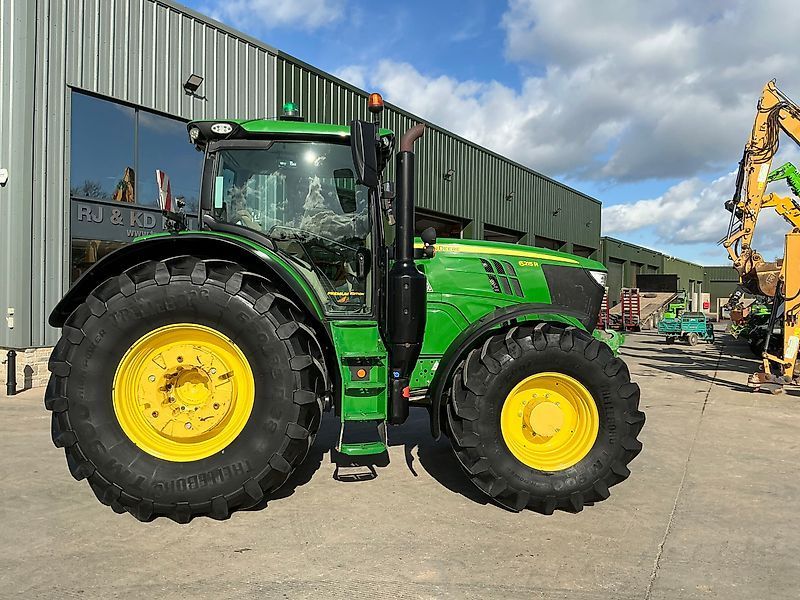 John Deere 6215 R Τρακτέρ 129.778 €