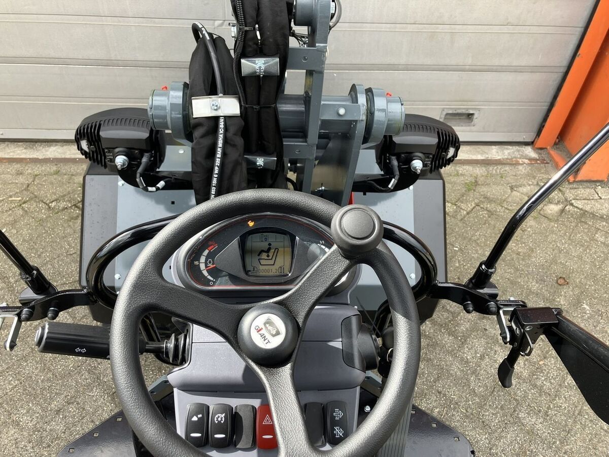 Giant g2700 hd+ Ładowarka kołowa