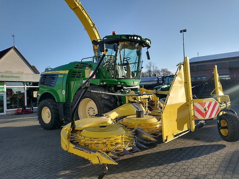 E-FARM: John Deere 9800 - Sieczkarnia samobieżna - id 1HISMUV - 260 000 € - Rok produkcji: 2019 - Motogodziny: 2398,Moc silnika: 870,Niemcy