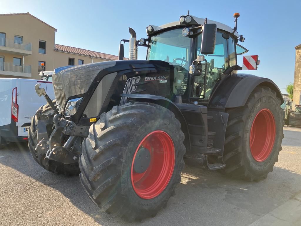 E-FARM: Fendt 939 Vario ProfiPlus - Tractor - id DUAB65T - €185,000 - Year of construction: 2017 - Engine hours: 4,200,Engine power (HP): 390,France