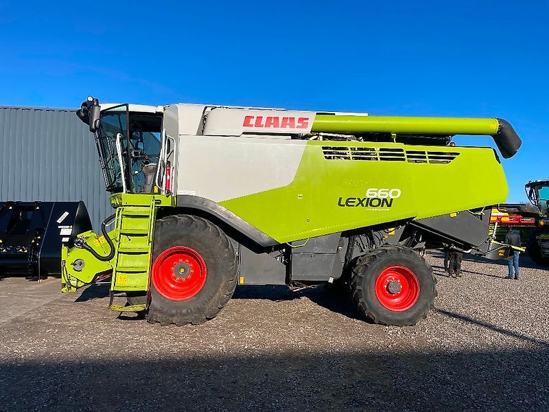 Claas Lexion 660 Kombajn zbożowy 220 142 €